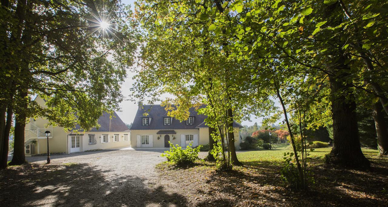 Domaine Du Bois Des Anges Acomodação com café da manhã Germigny-l'Eveque Exterior foto