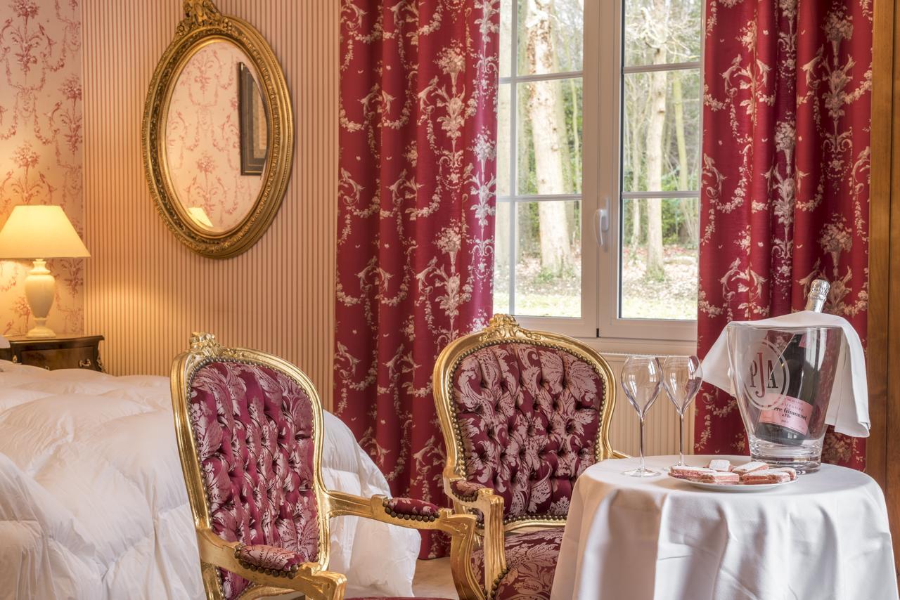 Domaine Du Bois Des Anges Acomodação com café da manhã Germigny-l'Eveque Exterior foto