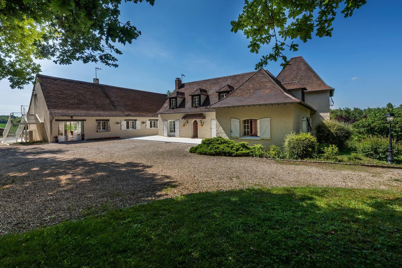 Domaine Du Bois Des Anges Acomodação com café da manhã Germigny-l'Eveque Exterior foto