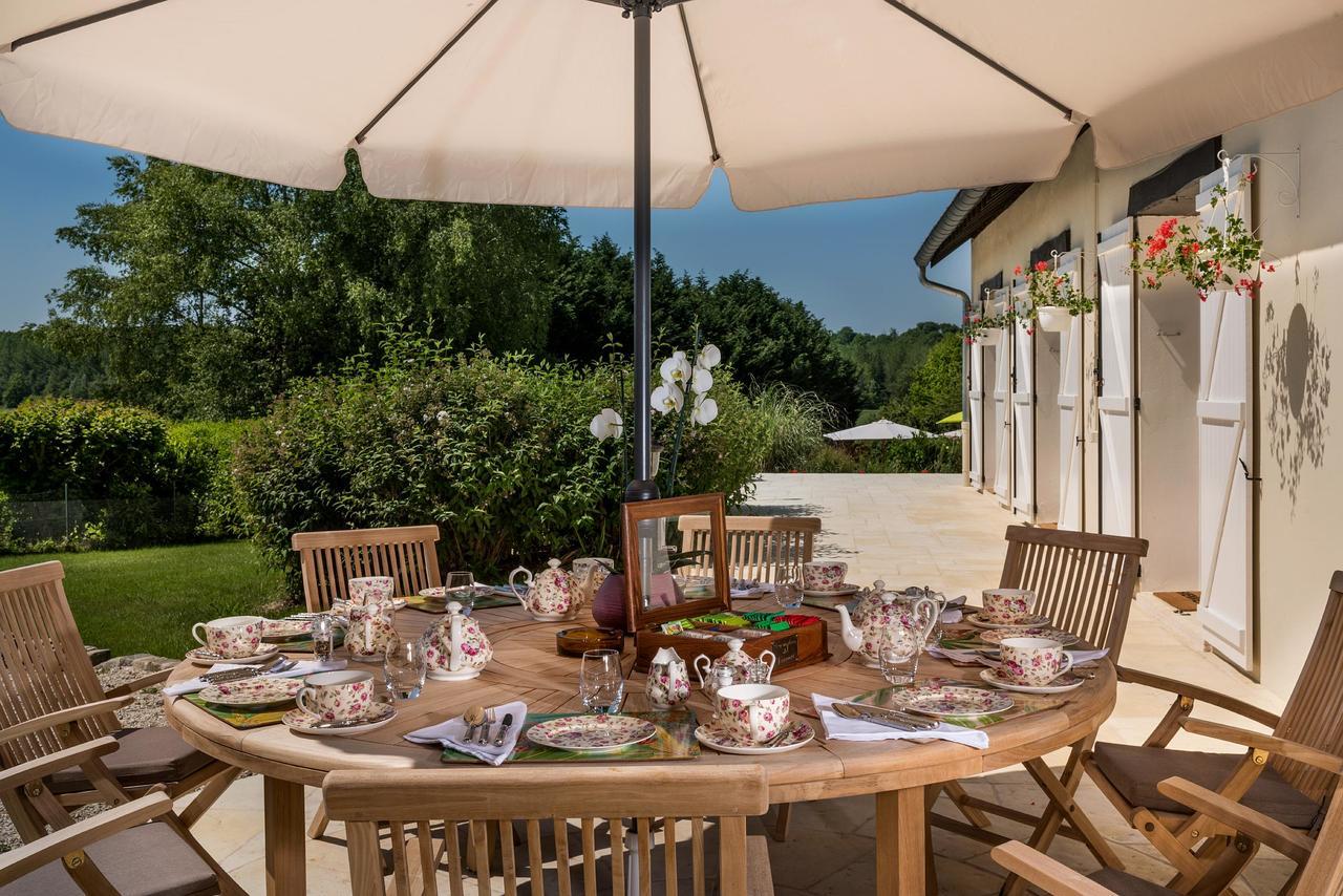 Domaine Du Bois Des Anges Acomodação com café da manhã Germigny-l'Eveque Exterior foto