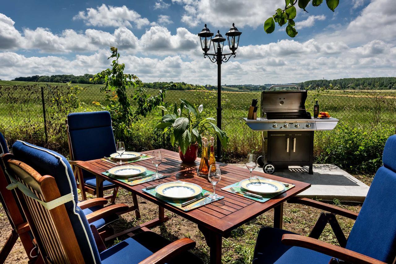 Domaine Du Bois Des Anges Acomodação com café da manhã Germigny-l'Eveque Exterior foto