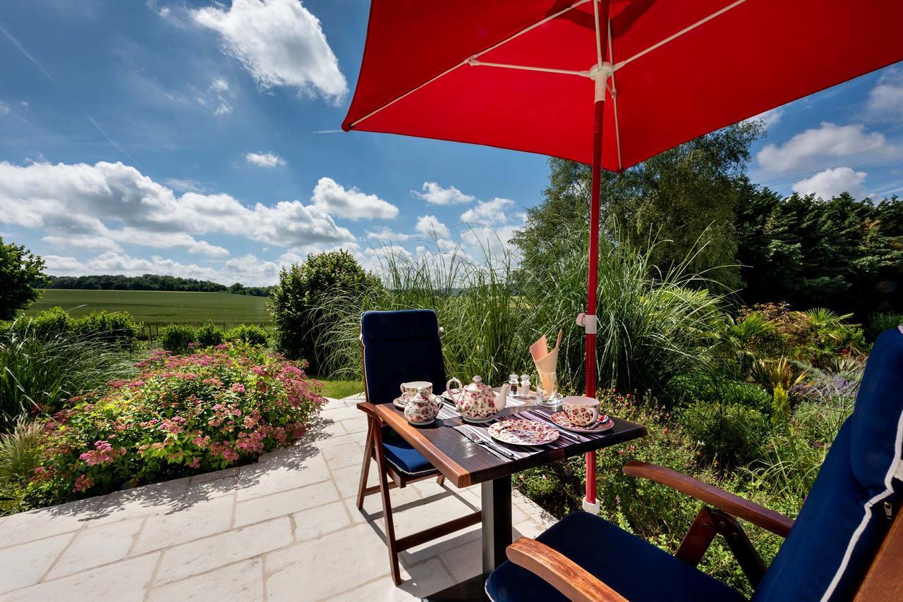 Domaine Du Bois Des Anges Acomodação com café da manhã Germigny-l'Eveque Exterior foto